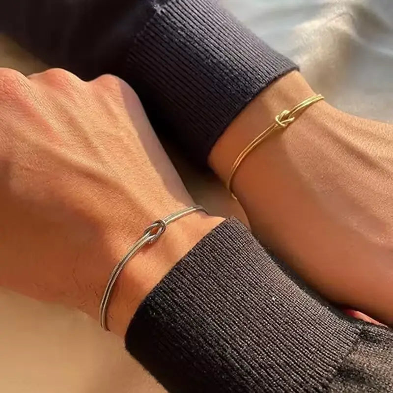 Gemora Knot Bracelet - A Gift for Someone You Love