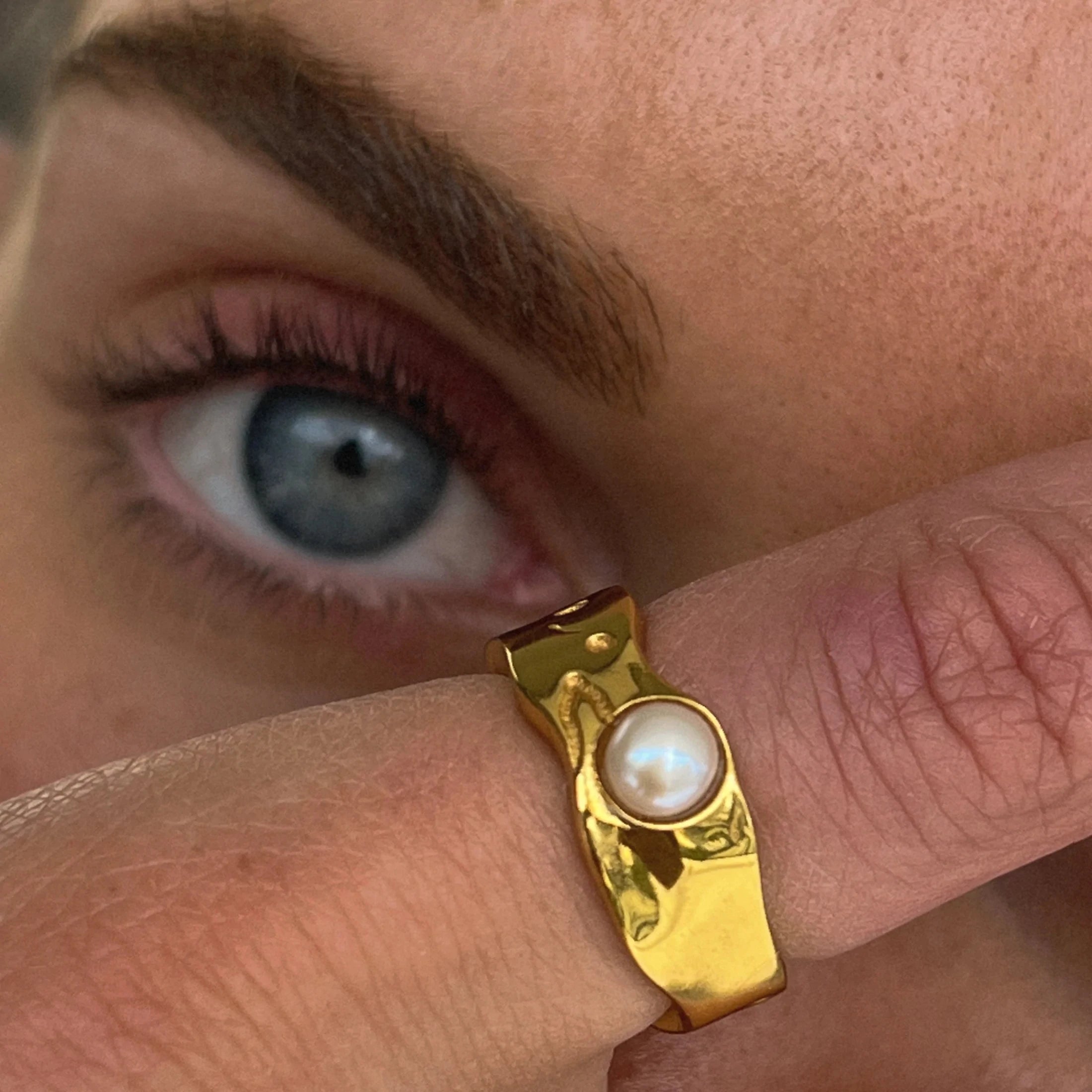 Pearl & Stone Gold Ring